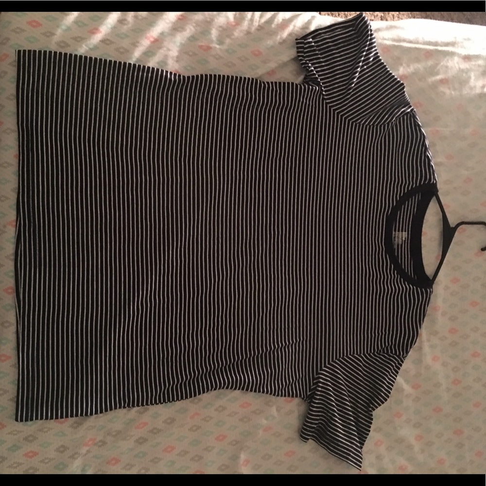 black and white strip t-shirt